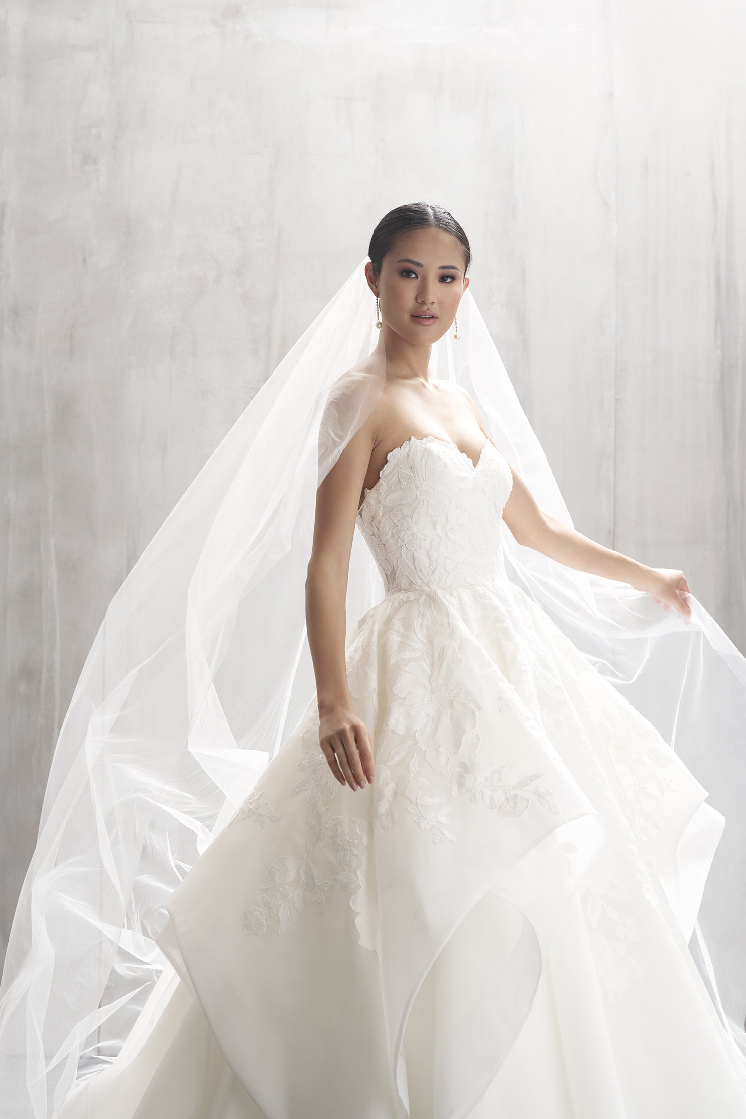 Allure Wedding Vail Allure Bridals Jasmine – Nearly Newlywed main image 3