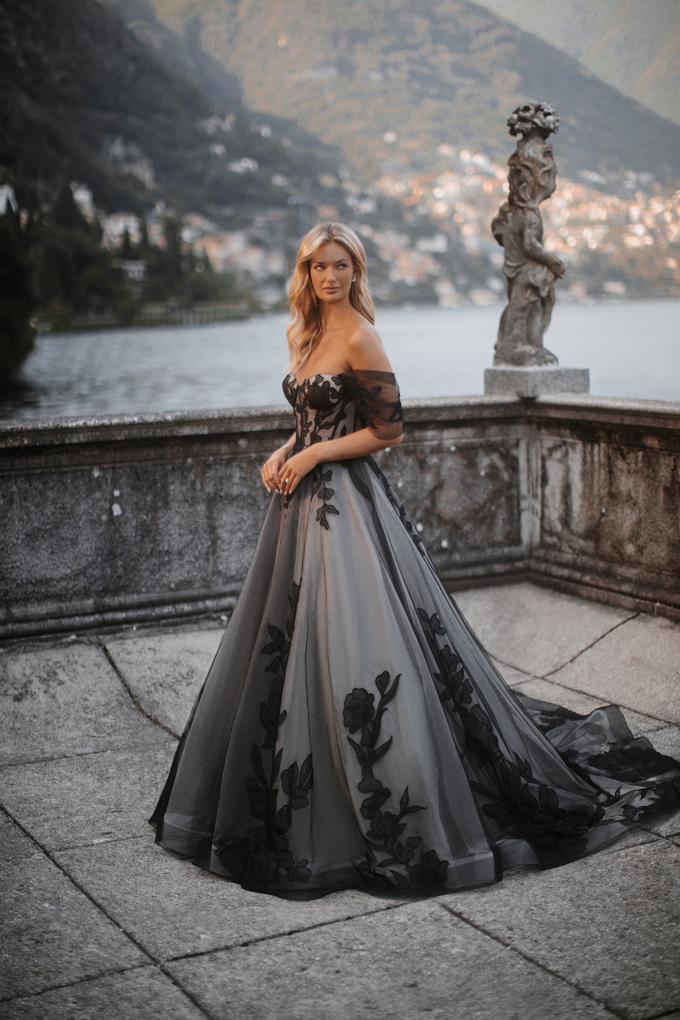 E400 - Sirius Allure Bridals E400 - Sirius Allure Bridals