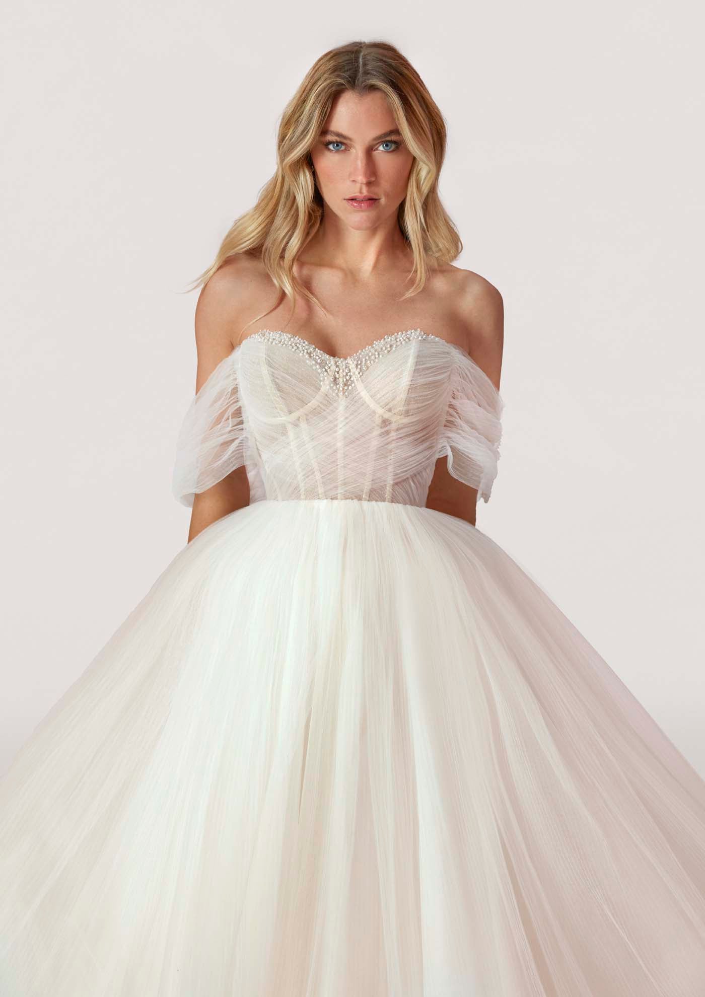 MJ1051 - Greta