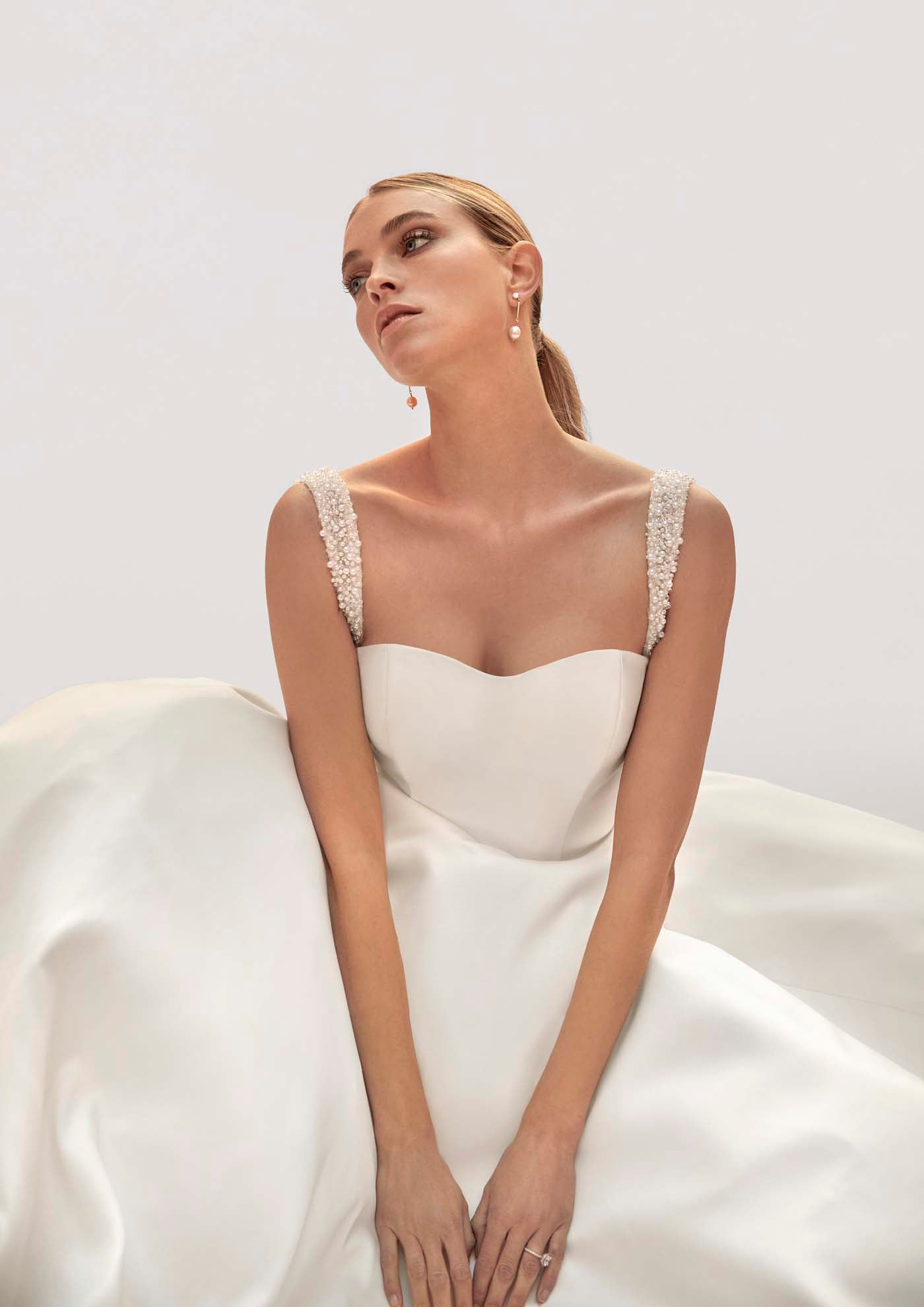 MJ1061 - Gala