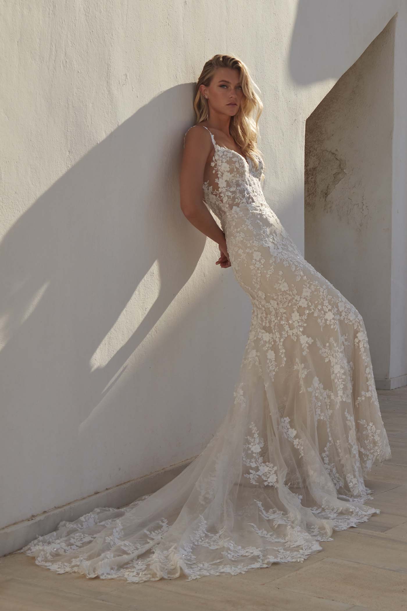 MJ1108 - Faviana