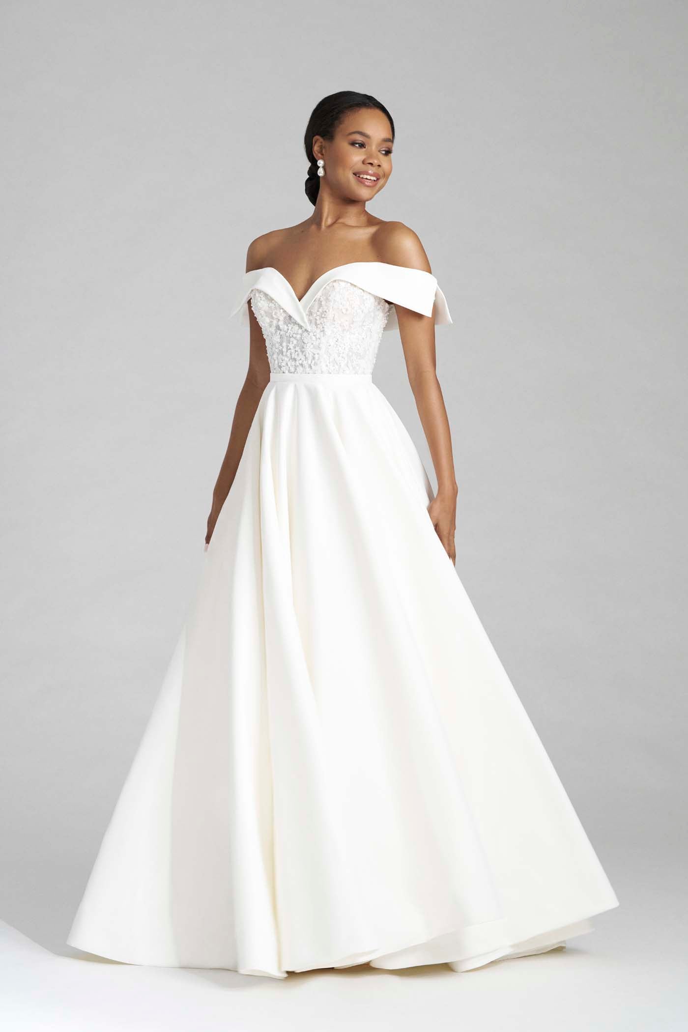 MJ1152 - Etta
