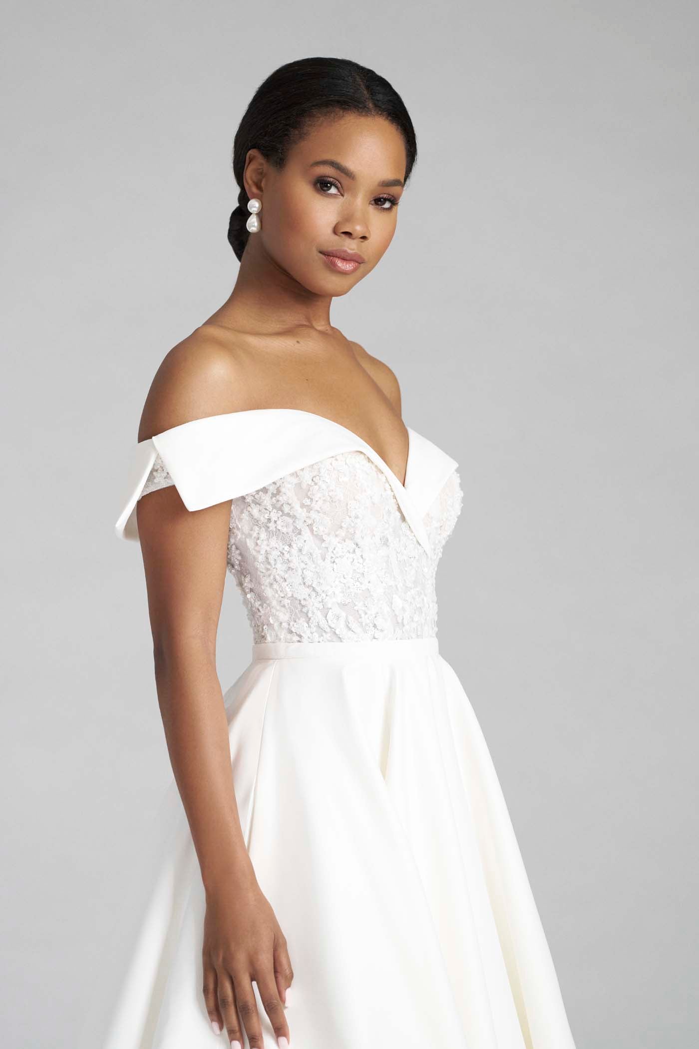MJ1152 - Etta
