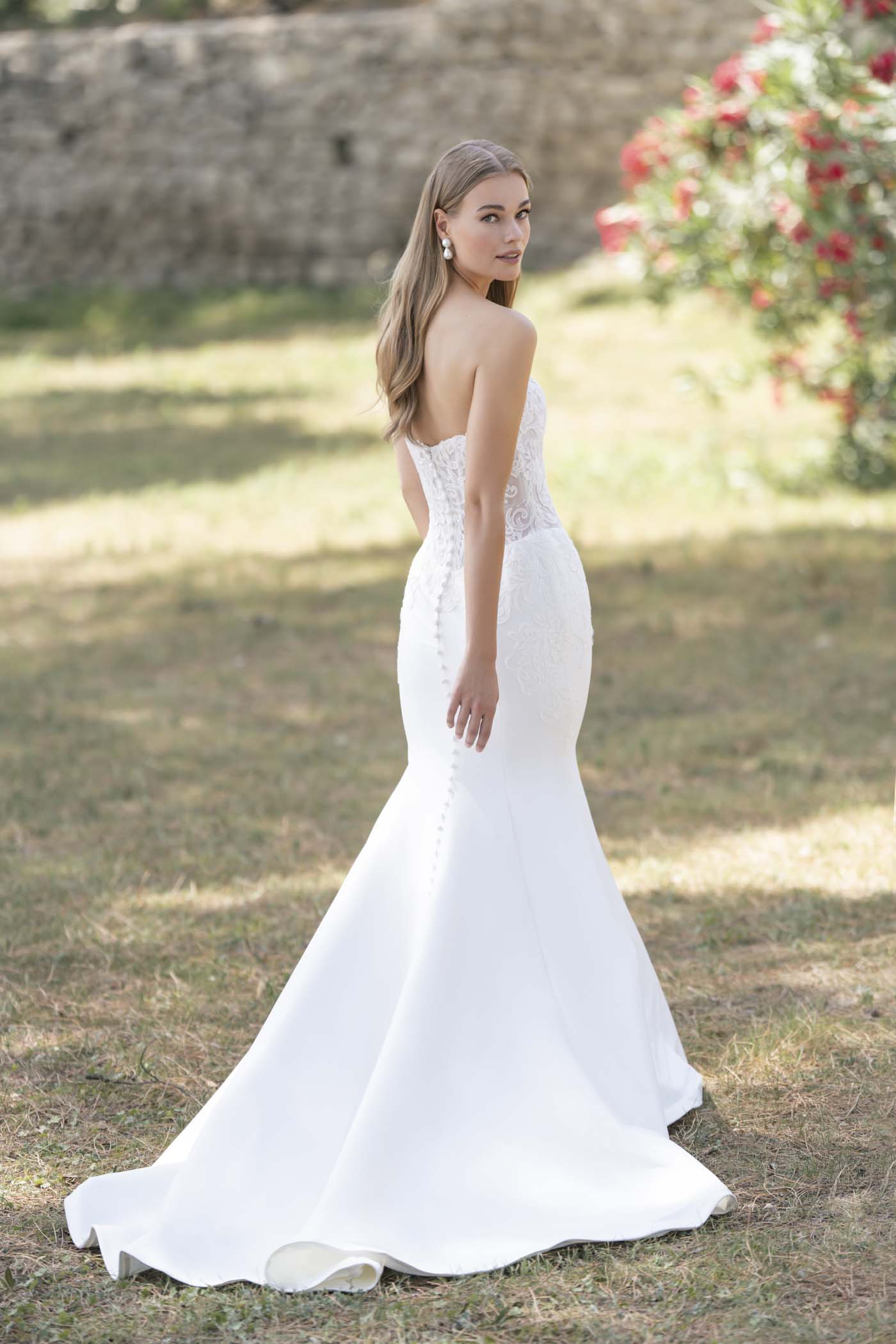 R3809