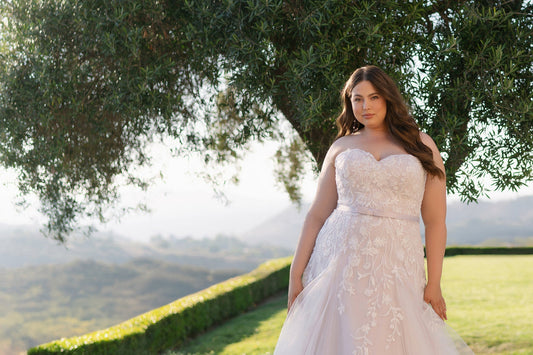 How To Find a Bridal Gown That Flatters Every Curve