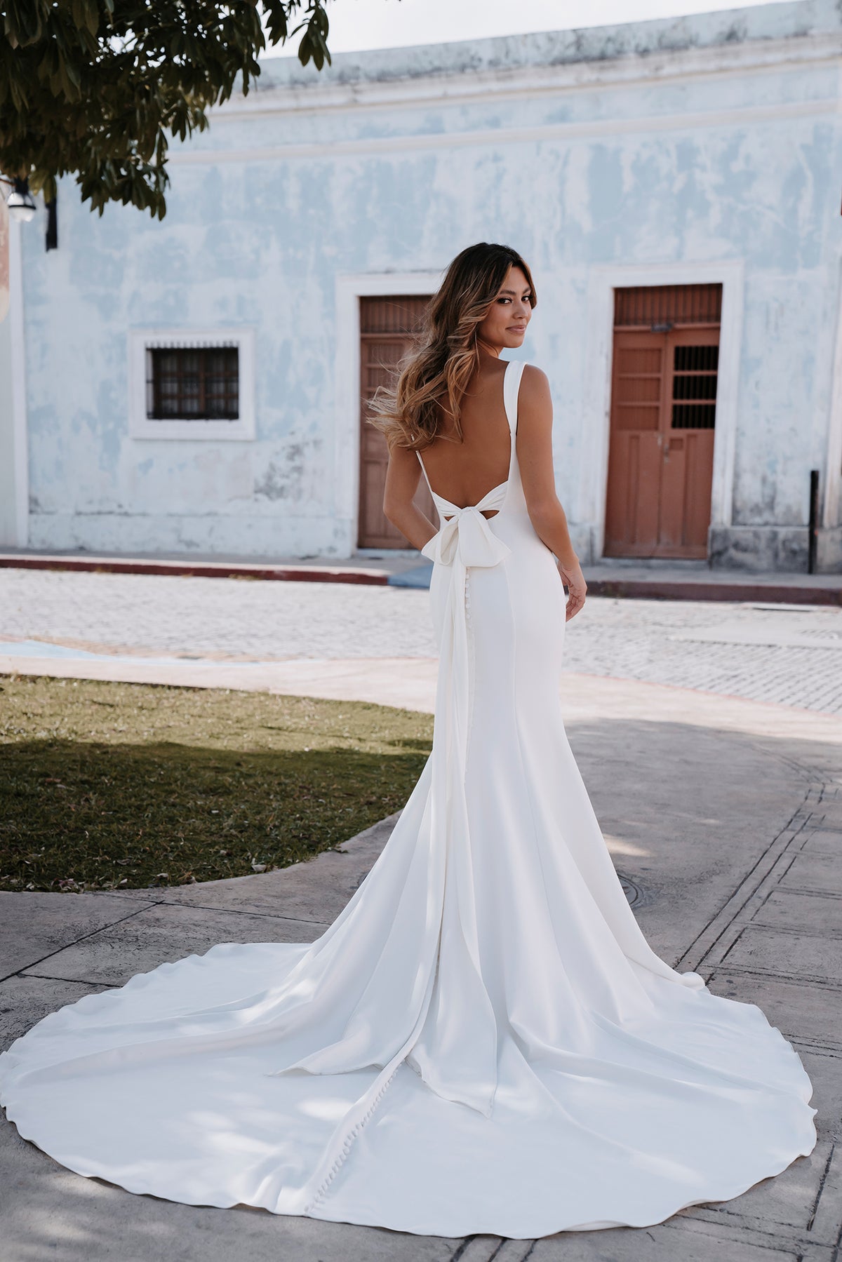 9965 – Allure Bridals