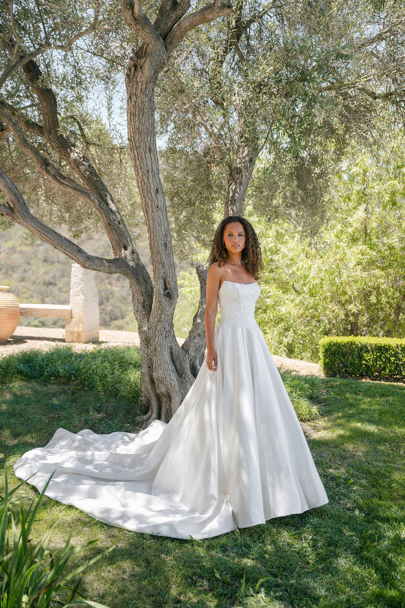 ありゅーる A1419 – Allure Bridals