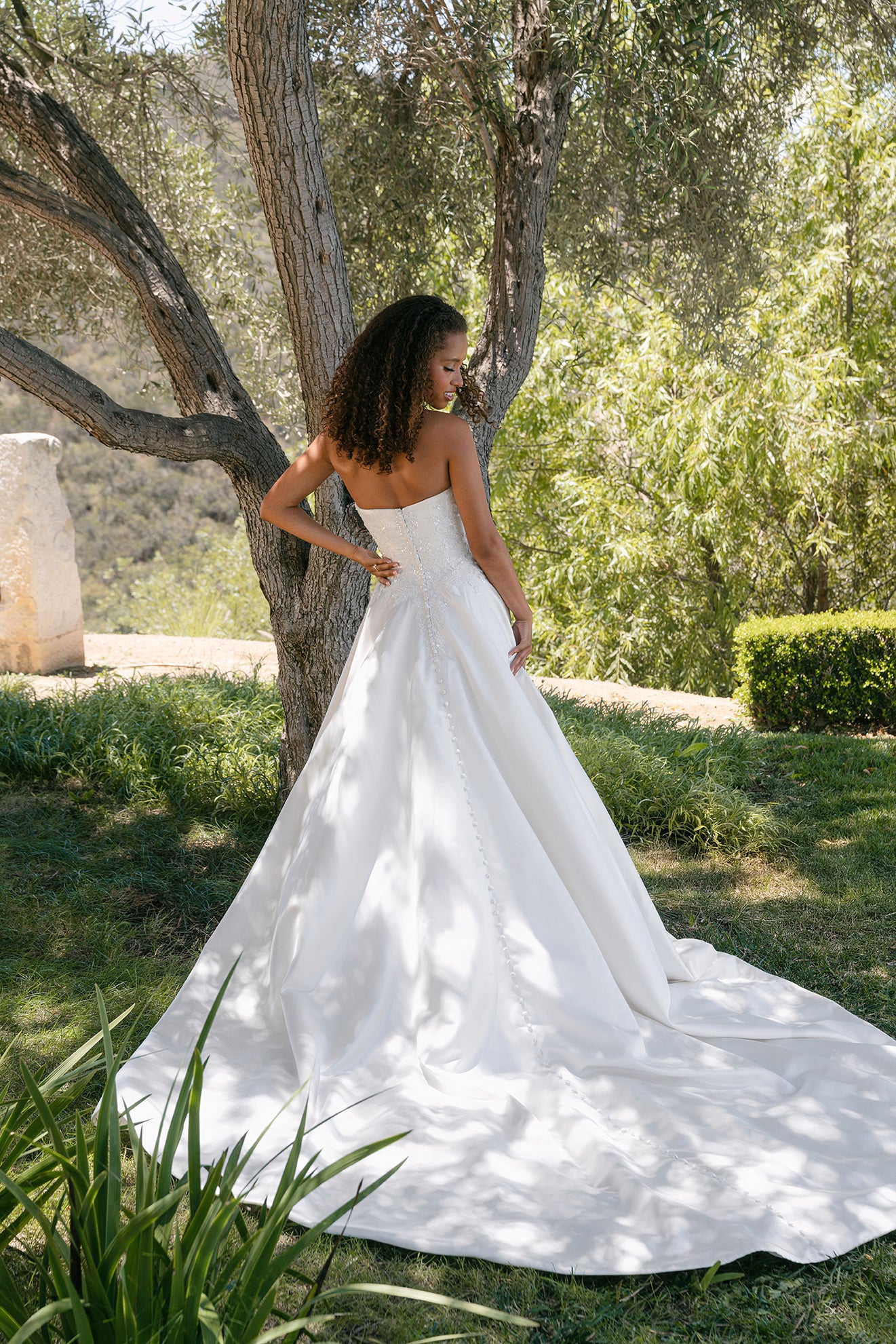 ありゅーる A1419 – Allure Bridals