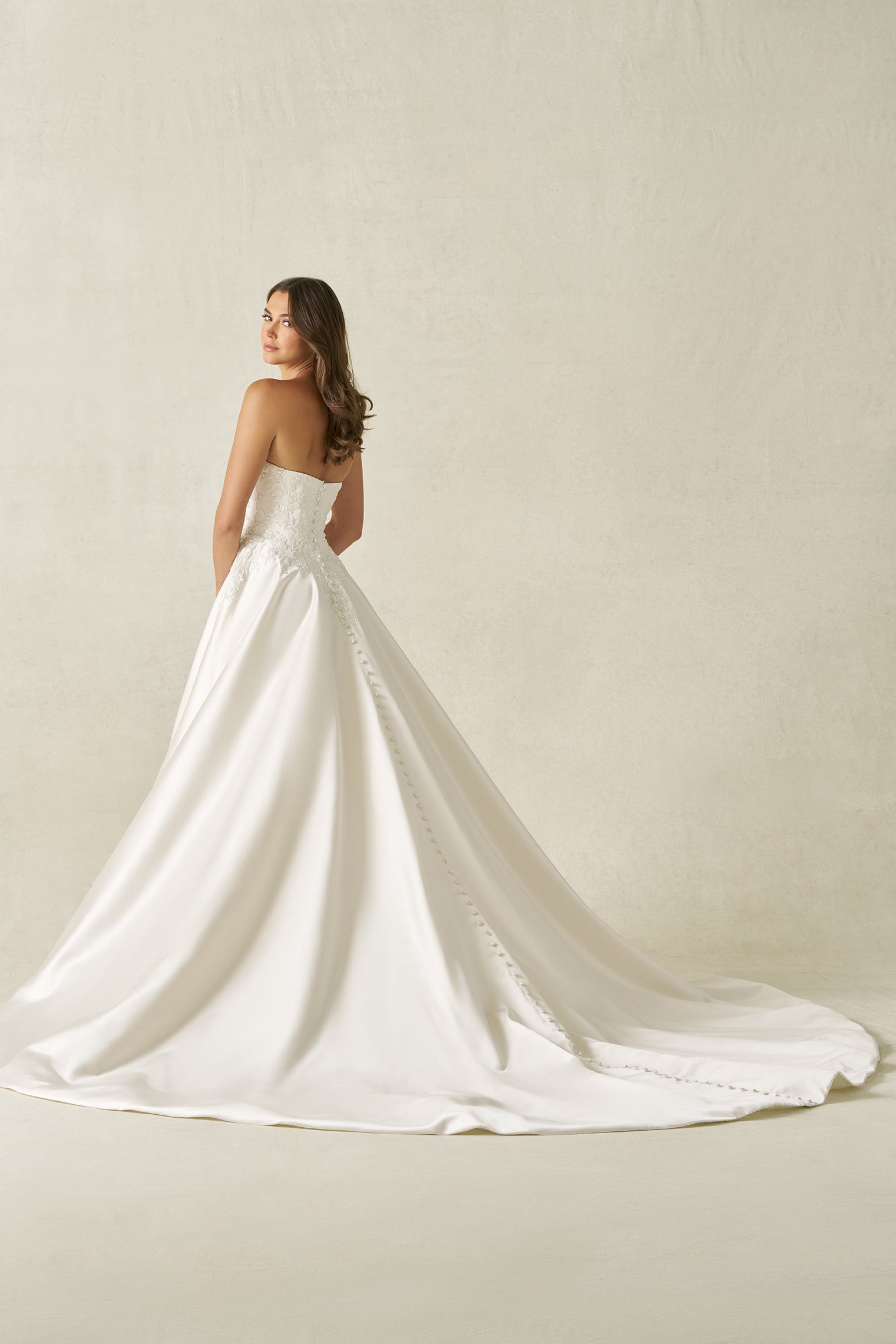 ありゅーる A1419 – Allure Bridals