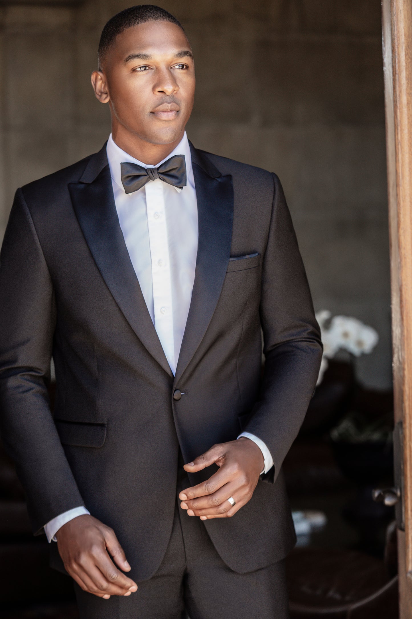 Ultra Black Peak Lapel Tuxedo