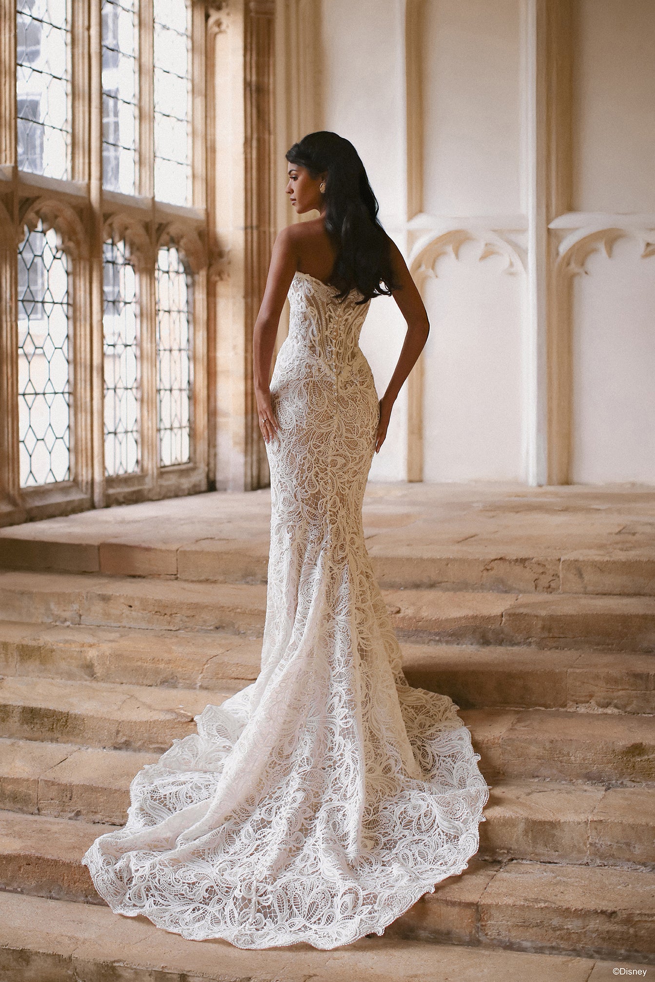 princess jasmine white dress Jasmine's wedding dress will forever be one of my favorite outfits of hers! Does anybody remember the wedding scene in the third Aladdin movie? Peak 90s shock! Loved this original design of @