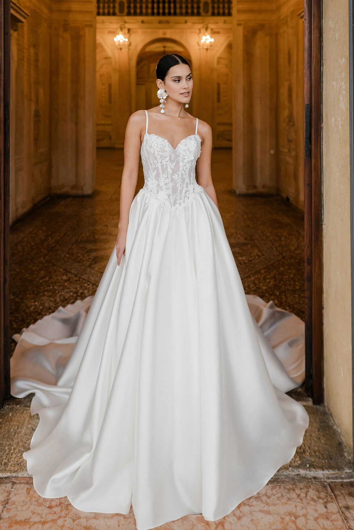 E613 - Amelia