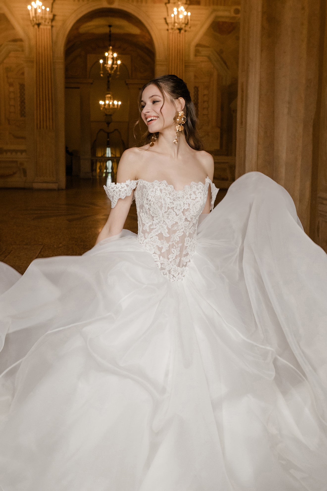 E625 - Mary Delany – Allure Bridals