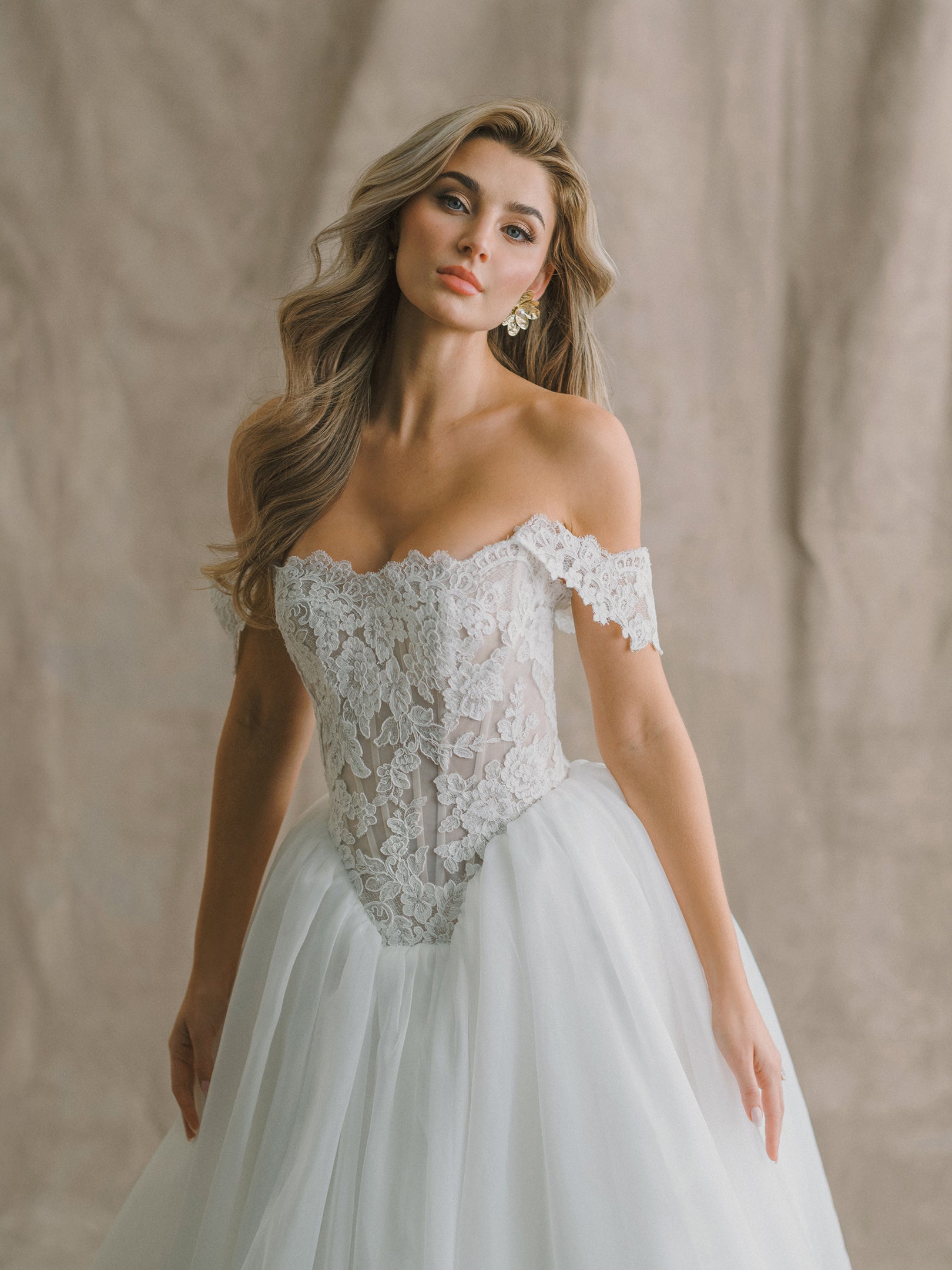 E625 - Mary Delany – Allure Bridals