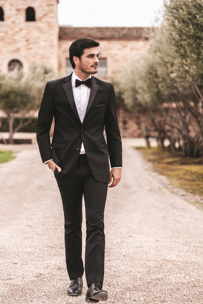 EssentialBlack-02-1500x2250-