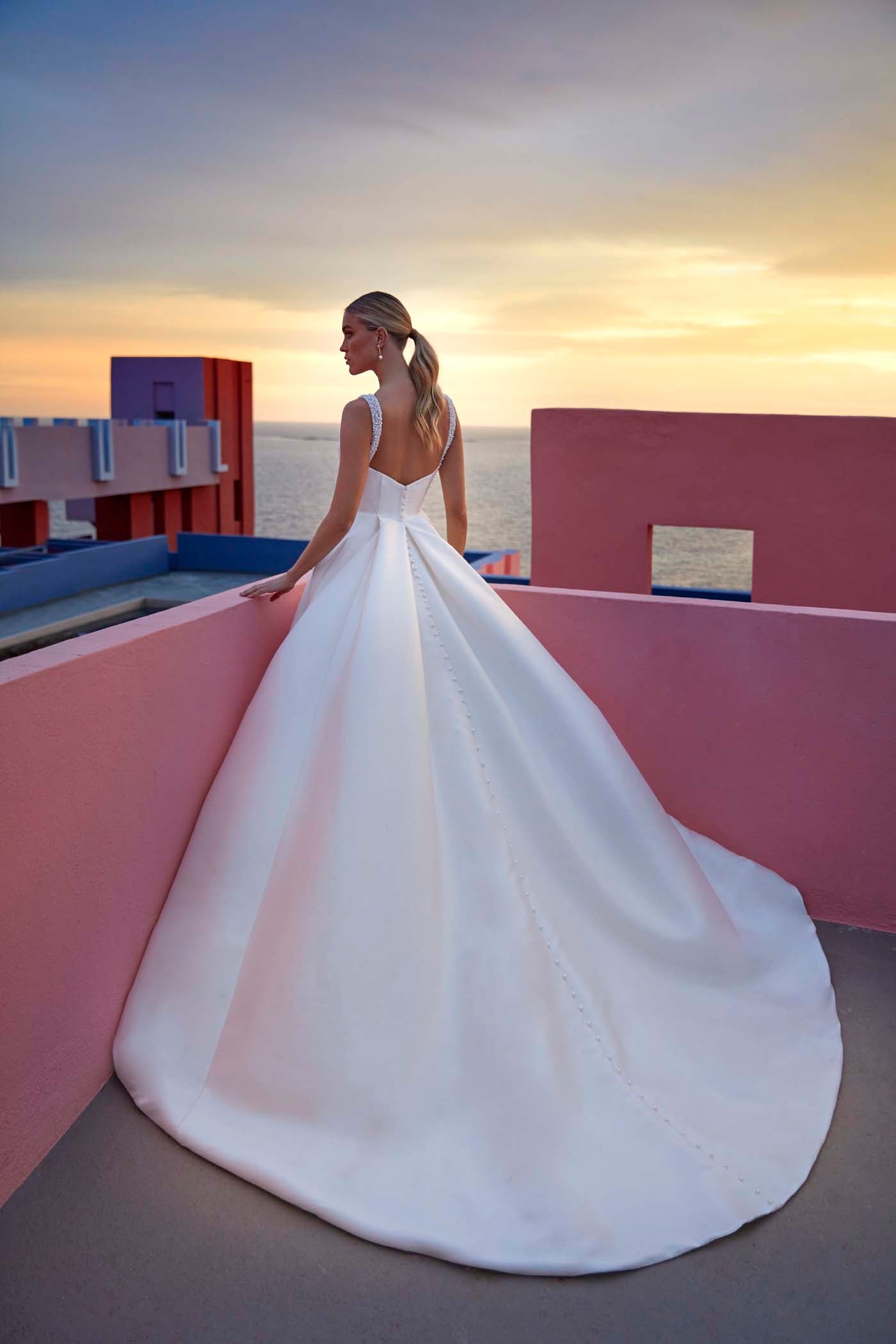 MJ1061 - Gala