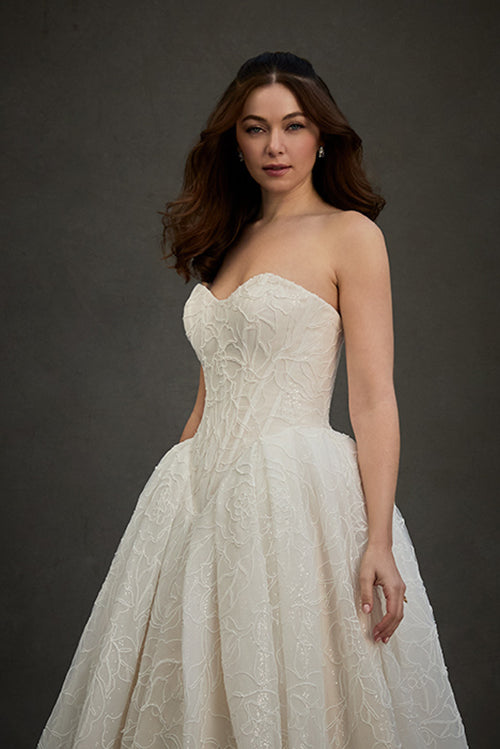 MJ1275 - Carley