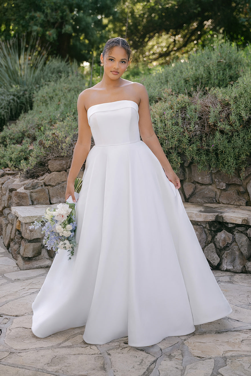 R3715 – Allure Bridals