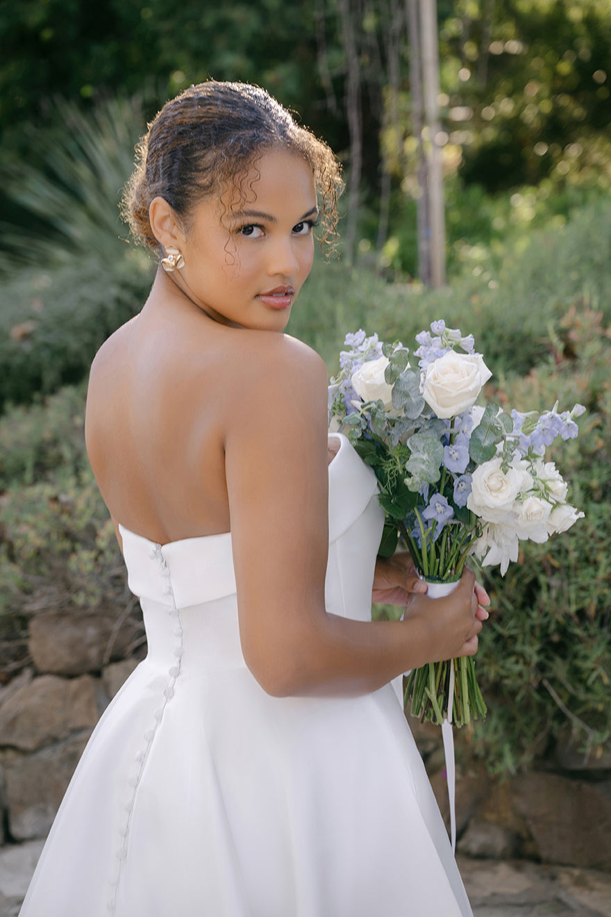 R3715 – Allure Bridals
