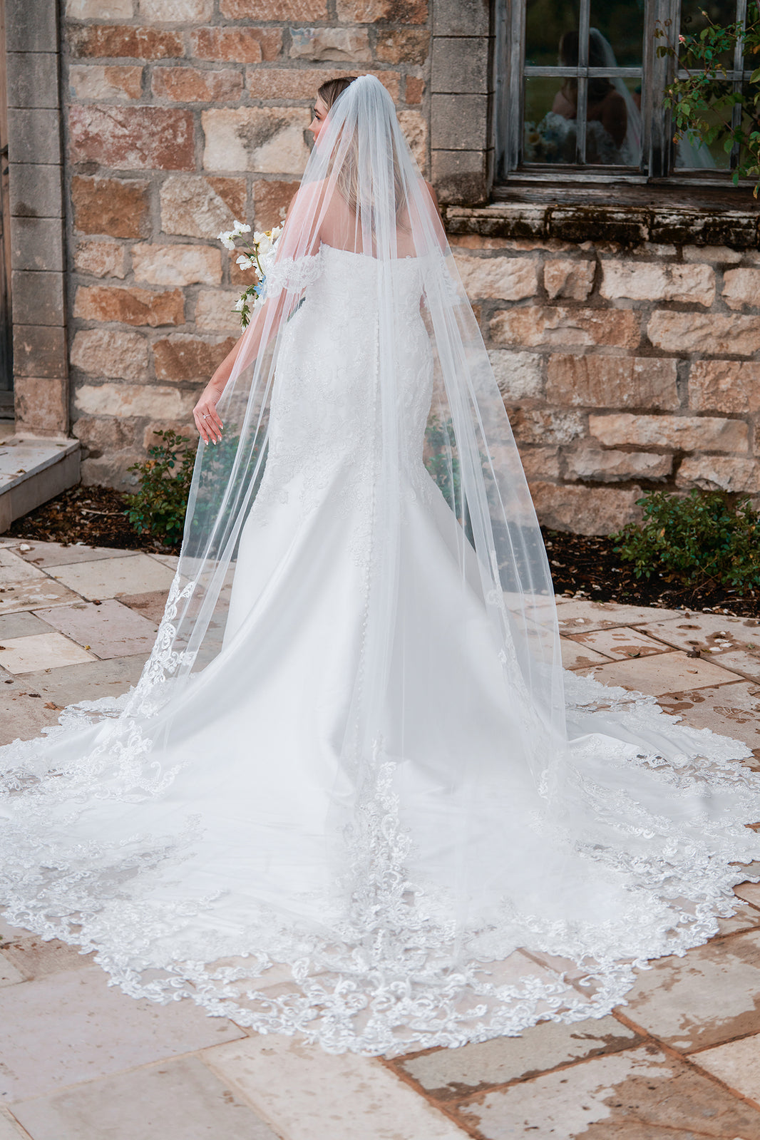 Voile De Mariée Long Couleur Ivoire – Tulle Et Satin Avec Peigne – Marque Cindy Abba Riviera Française